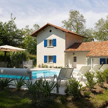 Métairie Houn De Camp - *